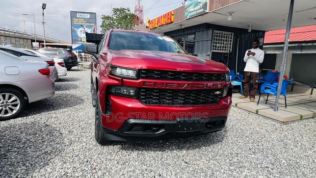 Chevrolet Silverado 2022 Red