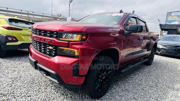 Chevrolet Silverado 2022 Red