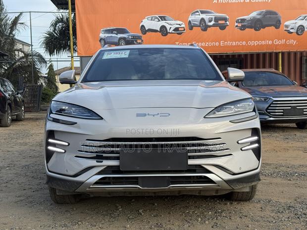 BYD Song Plus 1.5 CVT Hybrid FWD 2023 Off white