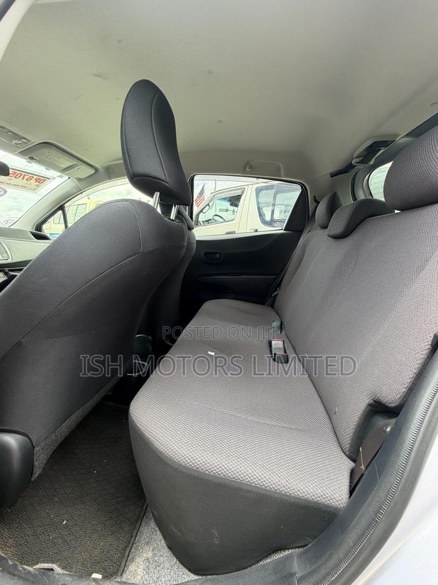 Toyota Vitz 1.3 AWD 5dr 2013 Silver