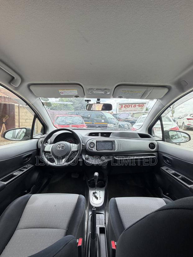 Toyota Vitz 1.3 AWD 5dr 2013 Silver