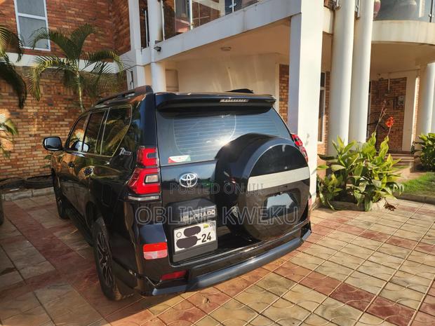 Toyota Land Cruiser Prado 2.7 2017 Black