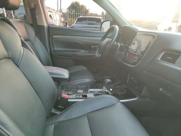 Mitsubishi Outlander SEL AWC 2019 Gray