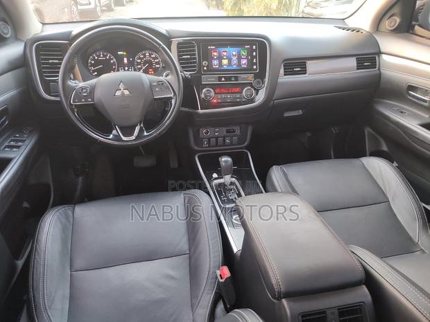 Mitsubishi Outlander SEL AWC 2019 Gray