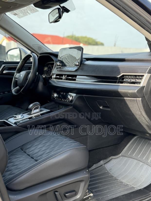 Mitsubishi Outlander SEL AWD 2025 Silver