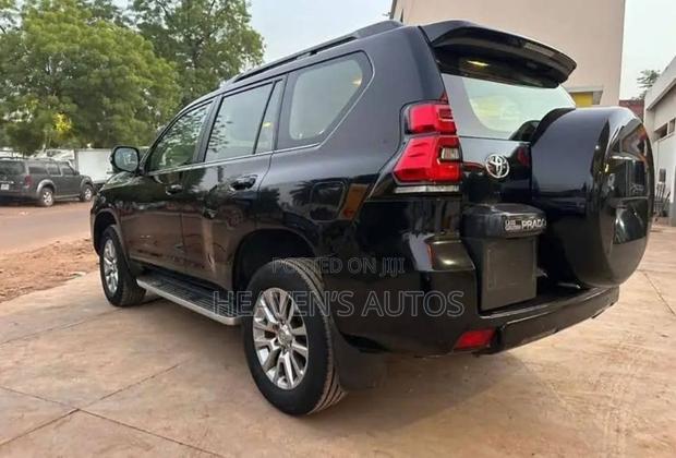 Toyota Land Cruiser Prado 2021 Black