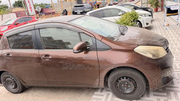 Toyota Vitz 1.3 AWD 3dr 2012 Brown