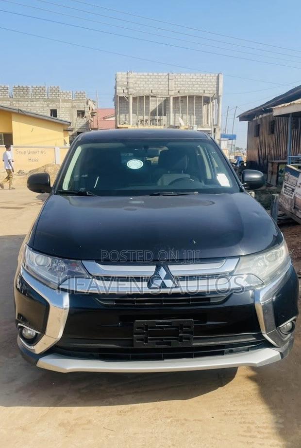 Mitsubishi Outlander 2016 Black