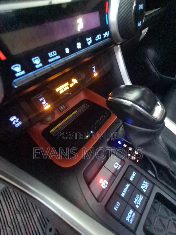 Toyota RAV4 XLE Premium AWD 2020 Red