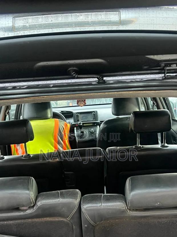 Toyota Wish 2010 Silver