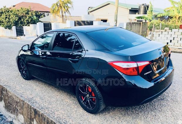 Toyota Corolla 2015 Black