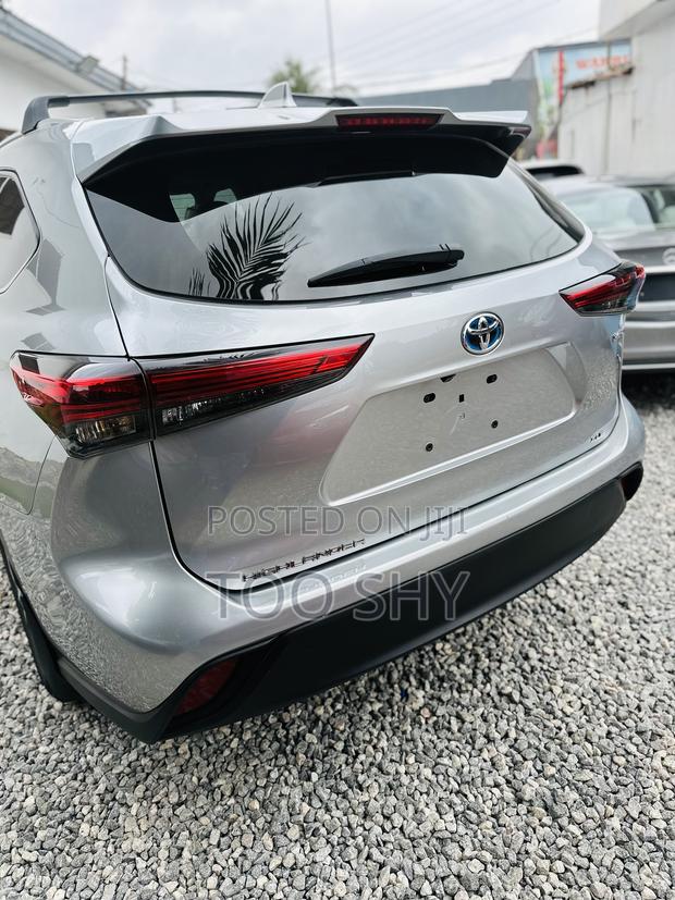 Toyota Highlander XLE AWD 2023 Silver