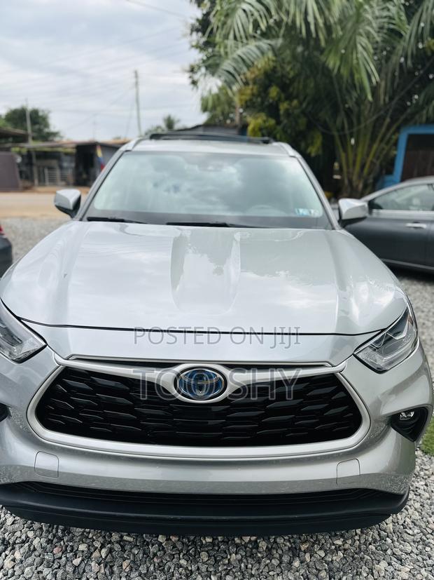 Toyota Highlander XLE AWD 2023 Silver
