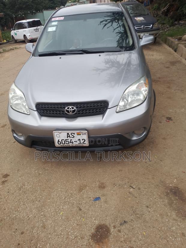 Toyota Matrix Hatchback FWD (1.8L 4cyl 5M) 2010 Gray