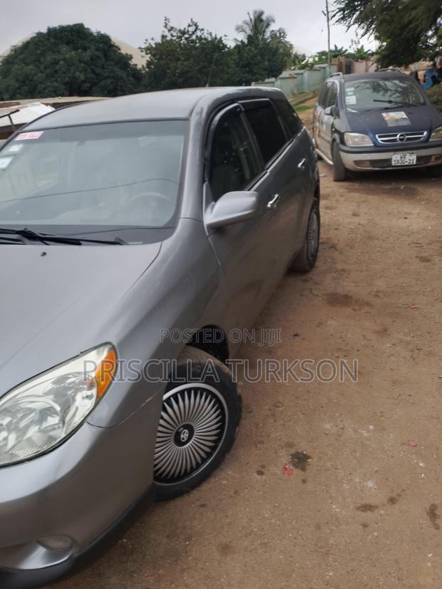 Toyota Matrix Hatchback FWD (1.8L 4cyl 5M) 2010 Gray