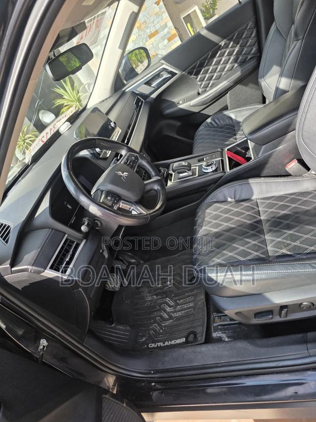 Mitsubishi Outlander 2.4 PHEV AWD 2022 Black