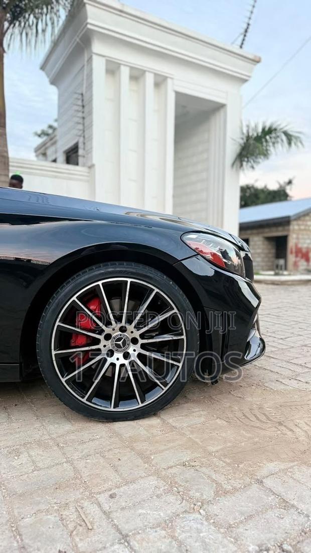 Mercedes-Benz C300 2021 Black