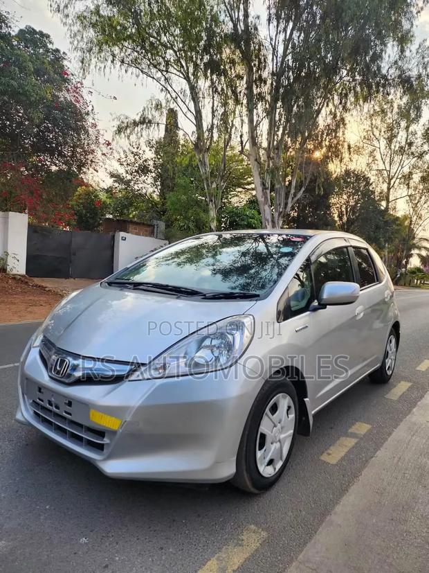 Honda Fit 2012 Silver