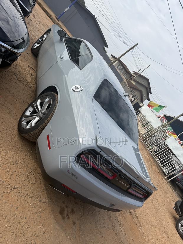 Dodge Challenger GT 2022 Gray