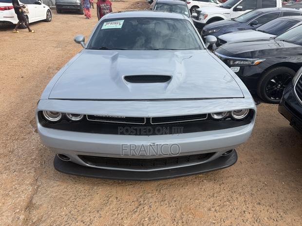 Dodge Challenger GT 2022 Gray