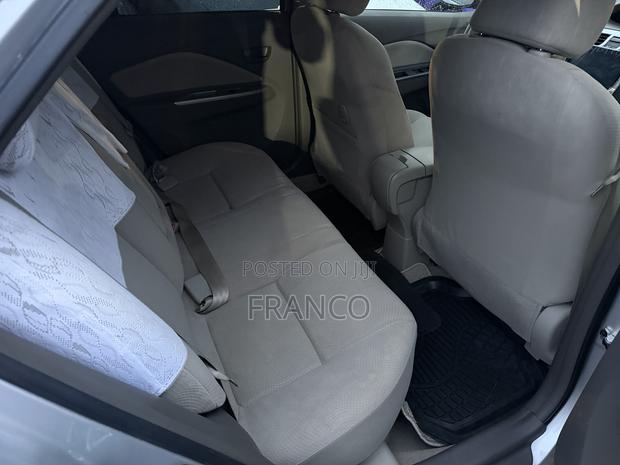 Toyota Belta 2010 Silver
