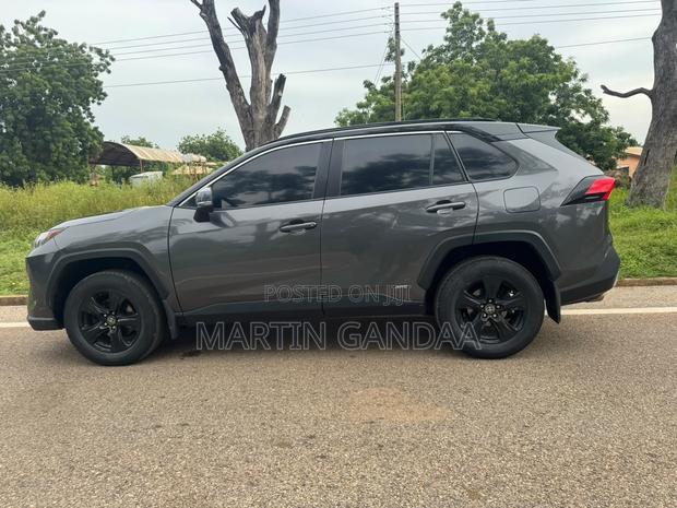 Toyota RAV4 2023 Gray
