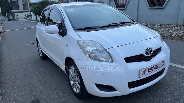 Toyota Yaris 2010 White