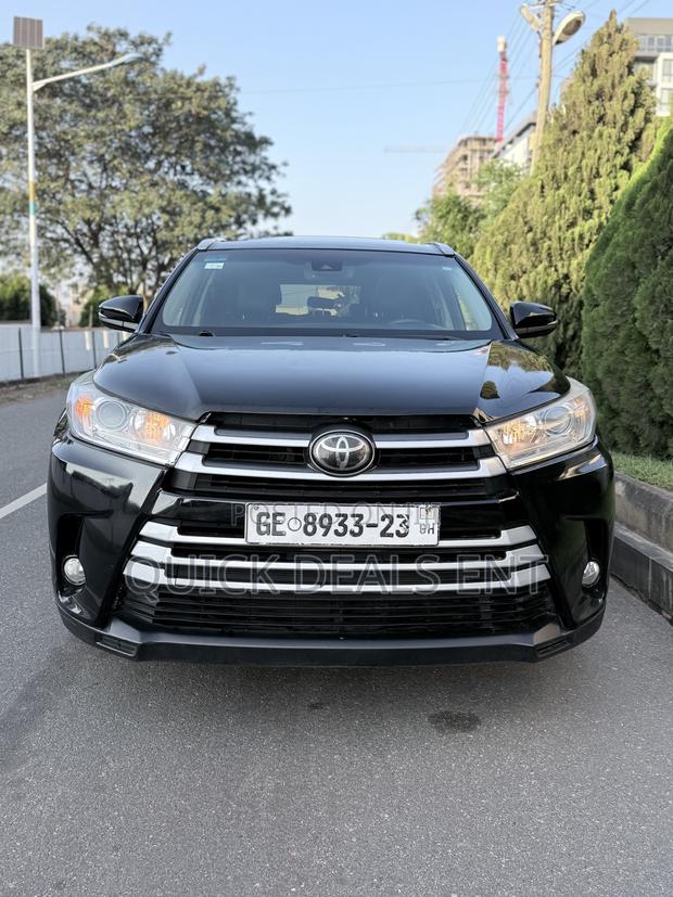 Toyota Highlander XLE 4x4 V6 (3.5L 6cyl 8A) 2018 Black