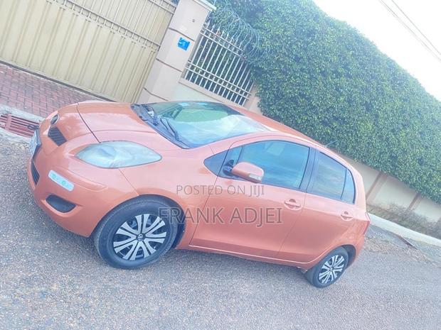 Toyota Vitz 2010 Orange