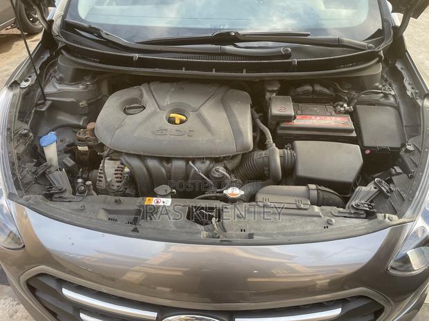 Hyundai Elantra Sport Sedan FWD (2.0L 4cyl 6A) 2016 Gray