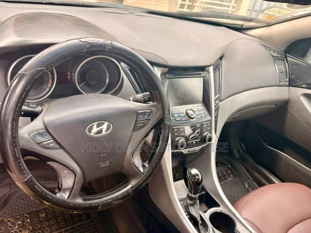 Hyundai Sonata Limited 2.0T Sedan (2.0L 4cyl 6A) 2012 Black