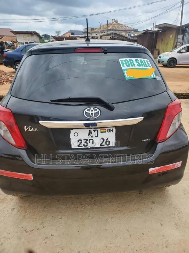 Toyota Vitz 1.5 FWD 3dr 2011 Black