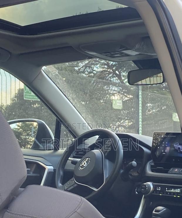 Toyota RAV4 2024 White