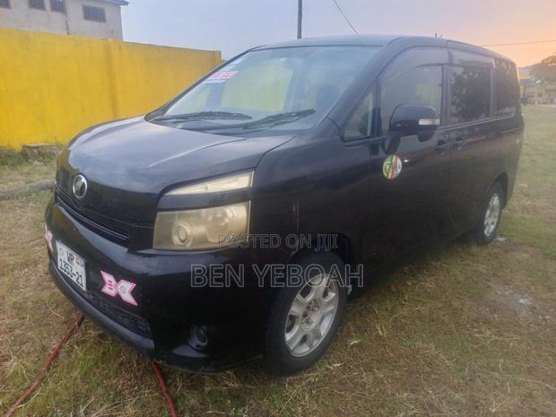 Toyota Voxy ZS 4WD 7-Seater 2009 Black