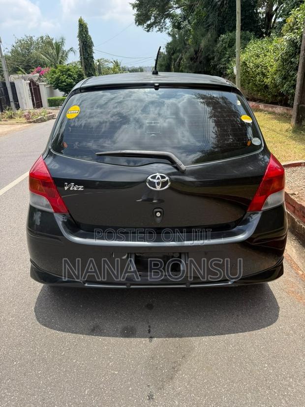 Toyota Vitz 2010 Black