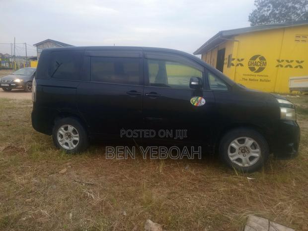 Toyota Voxy ZS 4WD 7-Seater 2009 Black