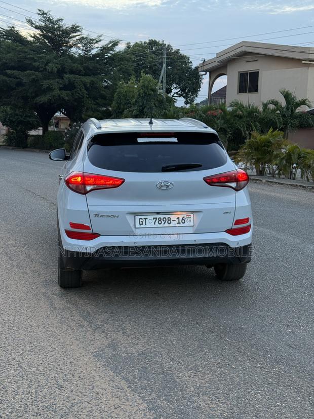 Hyundai Tucson 2016 Silver