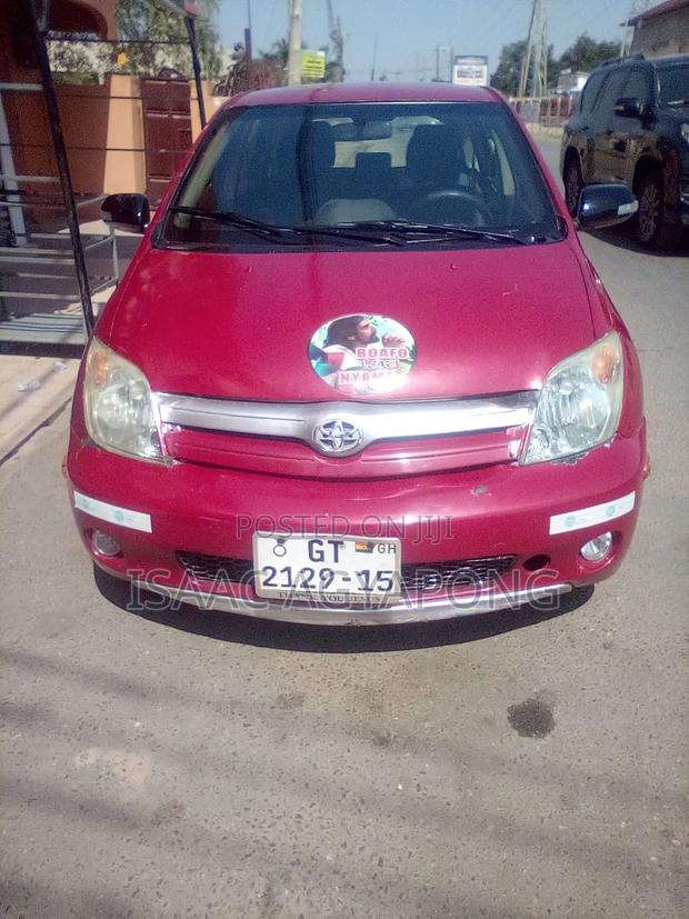 Toyota IST 2003 Red