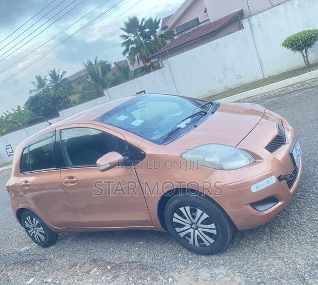 Toyota Vitz 2010 Orange
