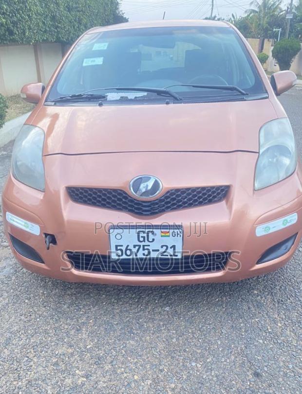 Toyota Vitz 2010 Orange