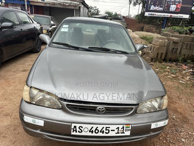Toyota Corolla 1.4 Sedan 2002 Silver