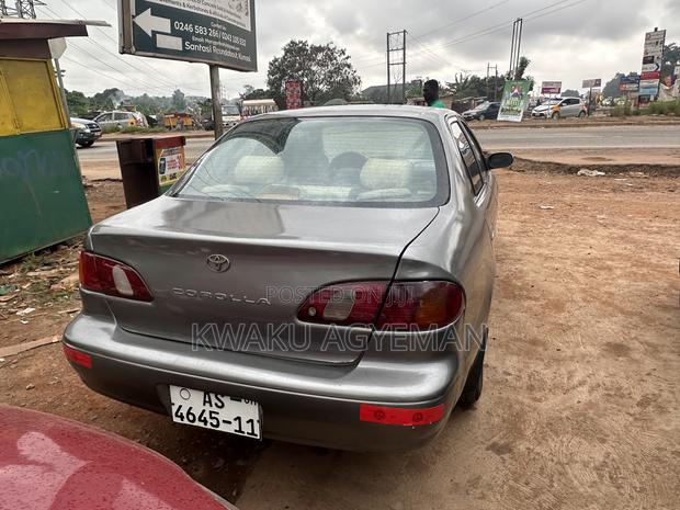 Toyota Corolla 1.4 Sedan 2002 Silver