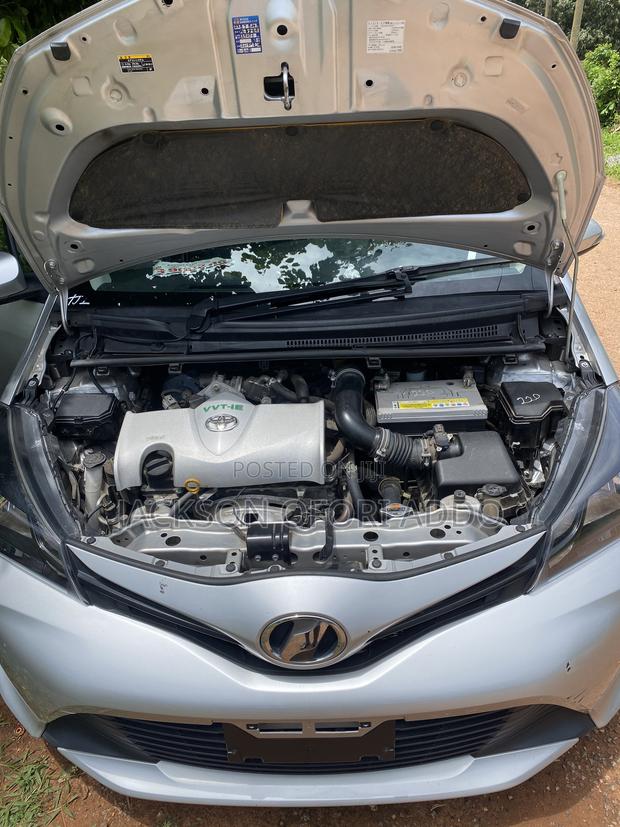 Toyota Vitz 1.3 FWD 3dr 2015 Silver