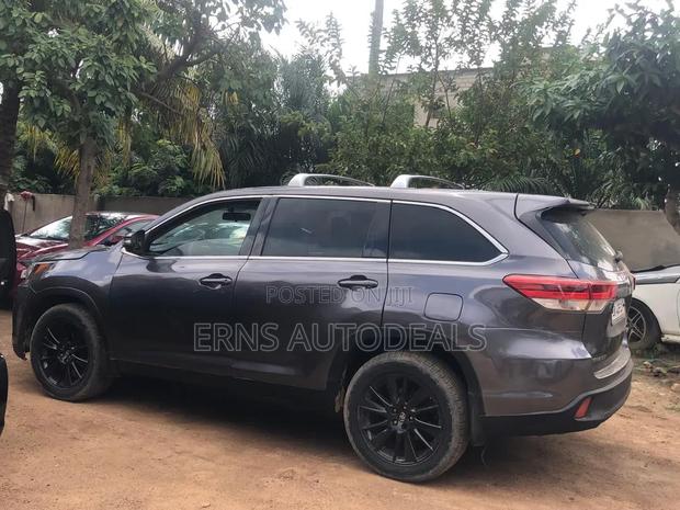 Toyota Highlander 2019 Gray