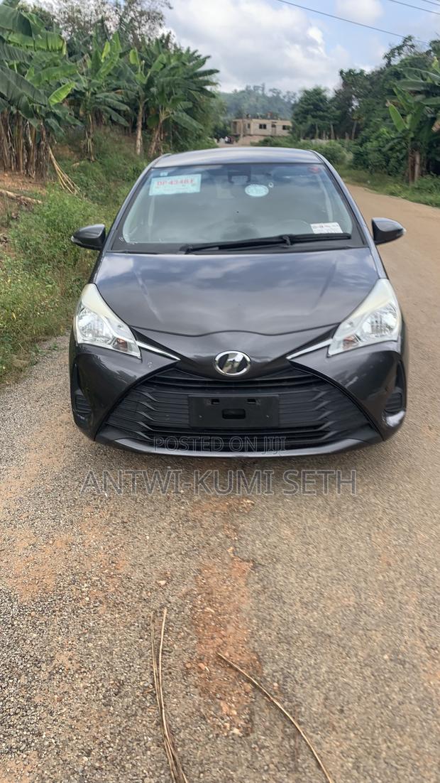 Toyota Vitz 1.0 FWD 5dr 2017 Gray