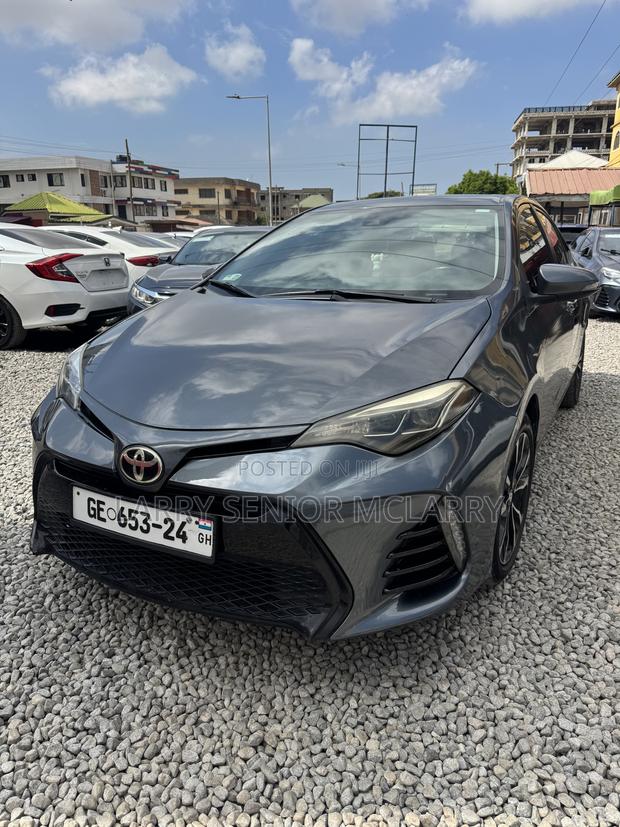Toyota Corolla SE Special Edition 4dr Sedan (1.8L 4cyl CVT) 2017 Gray