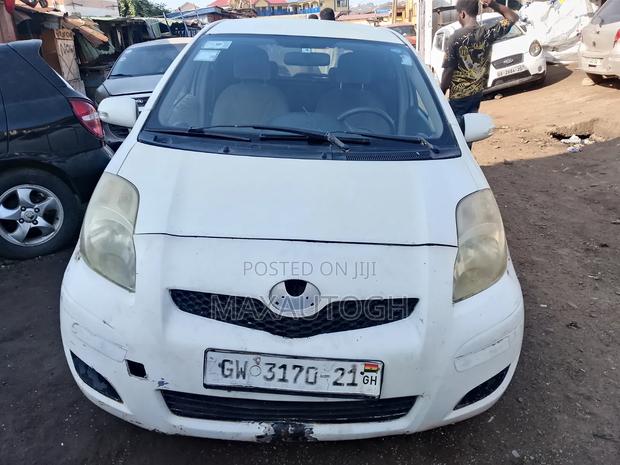 Toyota Vitz 1.0 FWD 3dr 2010 White