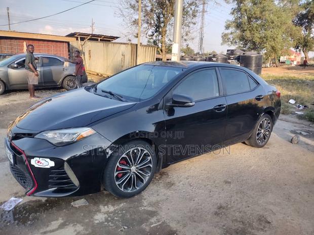 Toyota Corolla 2016 Black