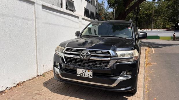 Toyota Land Cruiser 2015 Black