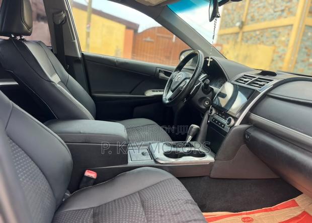 Toyota Camry SE 4dr Sedan (2.5L 4cyl 6A) 2014 Matt Black